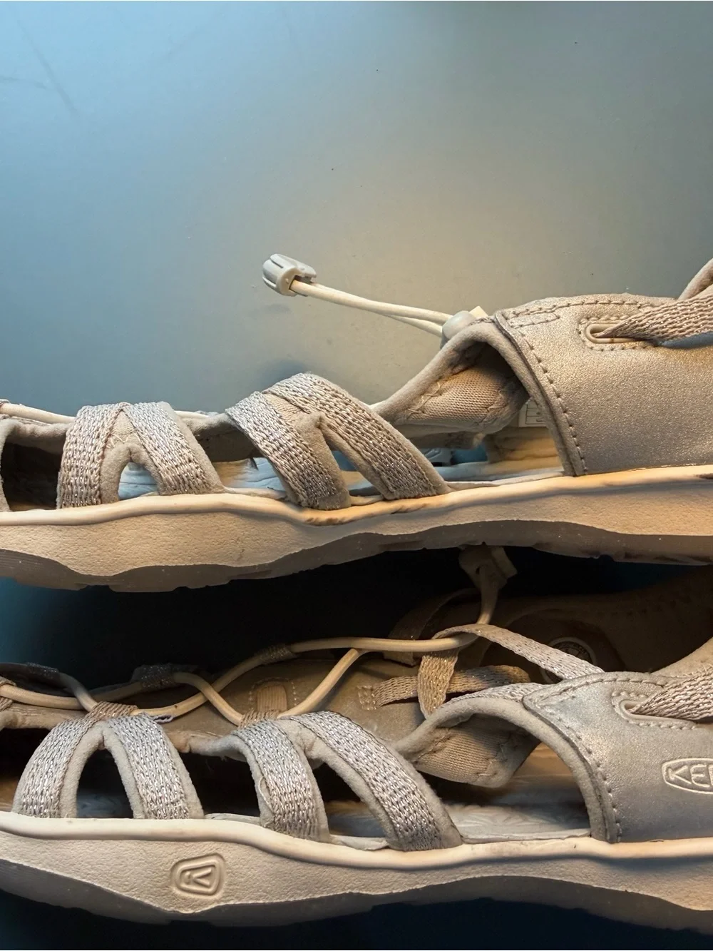 Keen Kids Moxie silver Closed-Toe Strappy Sandals